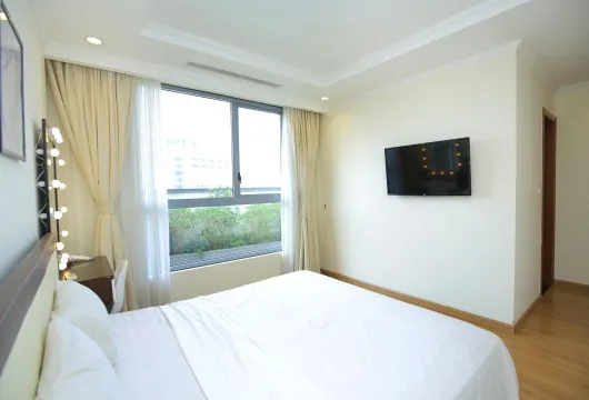 Apartment for Rent in Hanoi | Vinhomes Nguyen Chi Thanh | 3BR $1300 Net