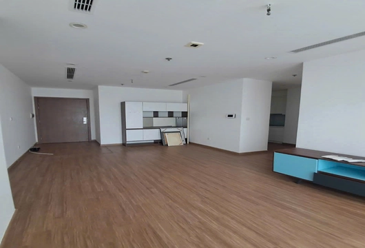 Spacious 3BR Hanoi Apartment in Vinhomes Skylake