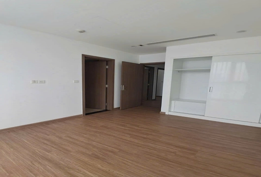 Spacious 3BR Hanoi Apartment in Vinhomes Skylake