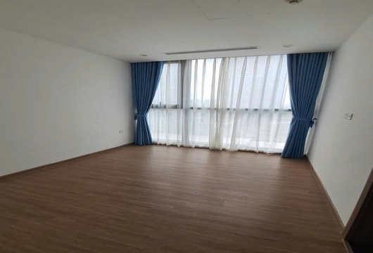 Spacious 3BR Hanoi Apartment in Vinhomes Skylake