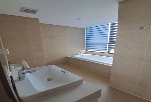 Spacious 3BR Hanoi Apartment in Vinhomes Skylake