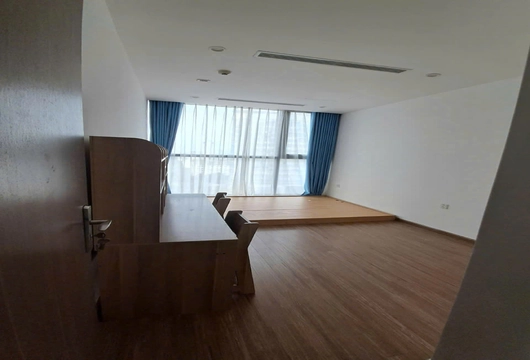 Spacious 3BR Hanoi Apartment in Vinhomes Skylake