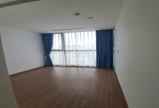 Spacious 3BR Hanoi Apartment in Vinhomes Skylake