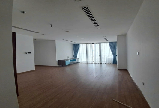 Spacious 3BR Hanoi Apartment in Vinhomes Skylake