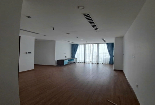 Spacious 3BR Hanoi Apartment in Vinhomes Skylake