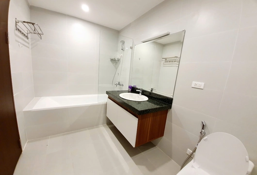 West Lake View Apartment for Rent in Tu Hoa, Hanoi