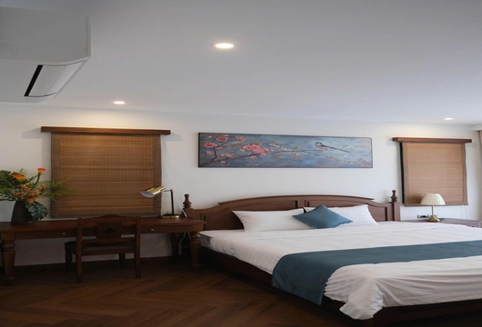 Luxury Apartment for Rent in Hanoi on Xuan Dieu 230m2