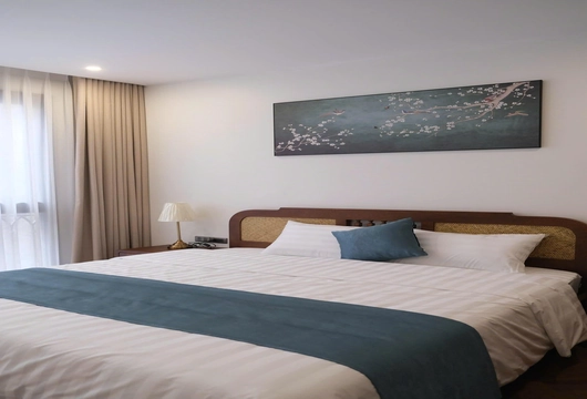 Luxury Apartment for Rent in Hanoi on Xuan Dieu 230m2