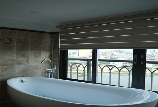 Luxury Apartment for Rent in Hanoi on Xuan Dieu 230m2