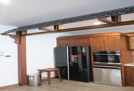 Luxury Apartment for Rent in Hanoi on Xuan Dieu 230m2