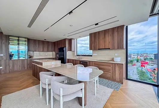 Serviced apartment in Tay Ho Hanoi high floor 3BR lake view