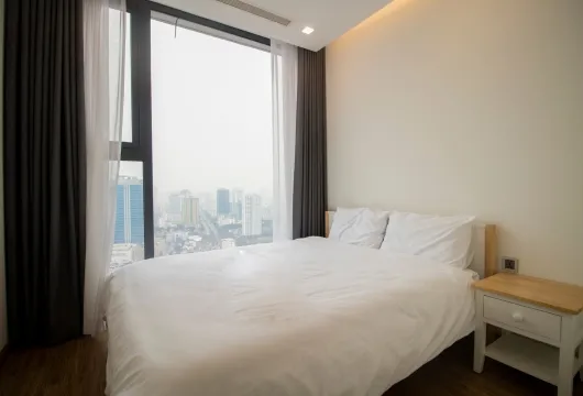 Apartment for rent in Hanoi at Vinhomes Metropolis 2BR high floor