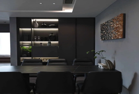 Balanced 2BR Apartment at Vinhomes Metropolis
