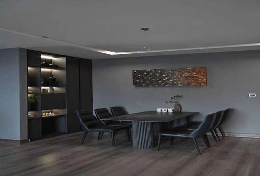 Balanced 2BR Apartment at Vinhomes Metropolis
