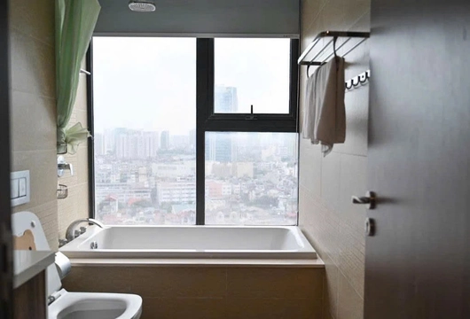 Balanced 2BR Apartment at Vinhomes Metropolis