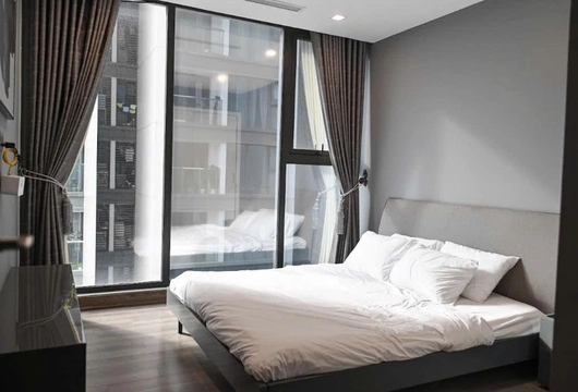 Balanced 2BR Apartment at Vinhomes Metropolis