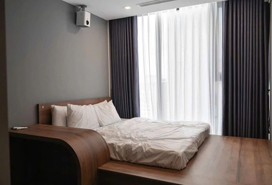 Balanced 2BR Apartment at Vinhomes Metropolis