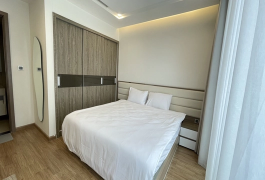Organized 2BR Home at Vinhomes Metropolis