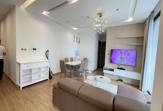 Organized 2BR Home at Vinhomes Metropolis