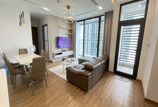 Organized 2BR Home at Vinhomes Metropolis