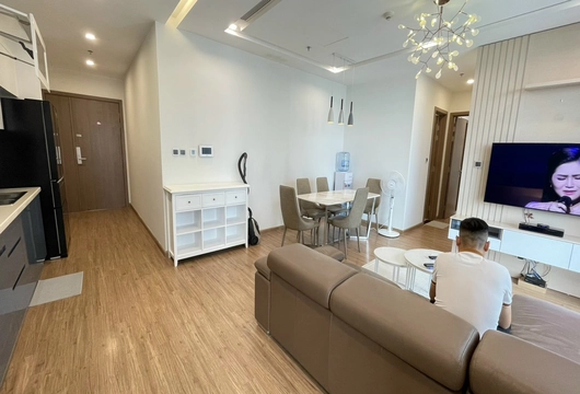 Organized 2BR Home at Vinhomes Metropolis