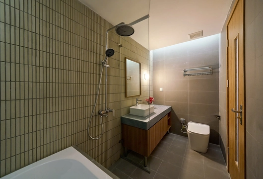 2-Bedroom Serviced Apartment on Kim Ma Street, Ba Dinh – 80m², $1,700/Month