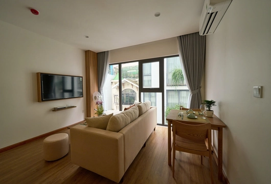 Modern 1-Bedroom Serviced Apartment on Kim Ma Street, Ba Dinh – $1,100/Month