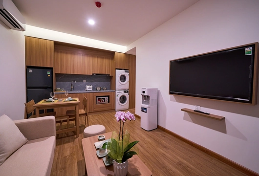 Full-Service 1-Bedroom Apartment for Rent on Kim Ma Street, Ba Dinh – $1,100/Month