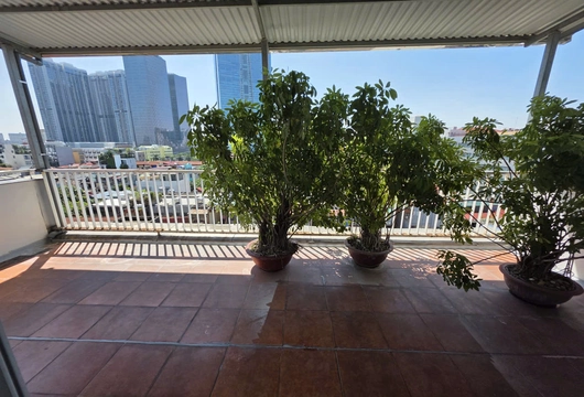 1-Bedroom Apartment for Rent on Kim Ma Thuong Street – 55m², Large Balcony, $800/Month