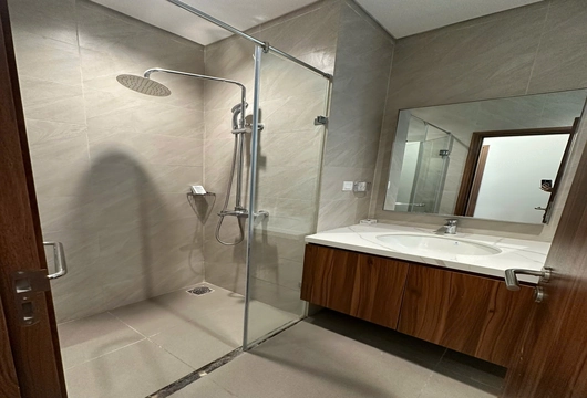 2-Bedroom Apartment for Rent on Lang Ha Street – 85m², $970/Month