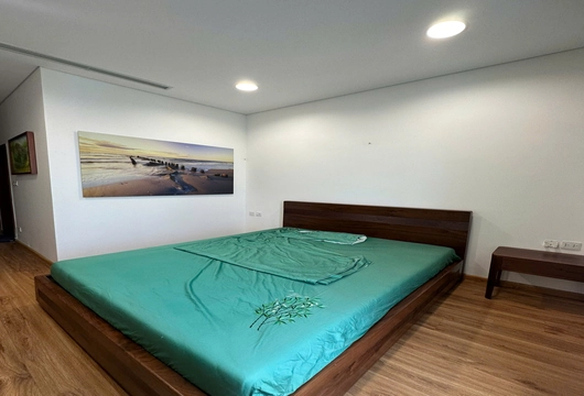 2-Bedroom Apartment for Rent on Lang Ha Street – 85m², $970/Month