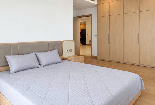 4-Bedroom Apartment for Rent at Lancaster Luminaire – 180m², $1,950/Month
