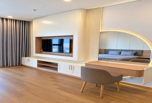 4-Bedroom Apartment for Rent at Lancaster Luminaire – 180m², $1,950/Month